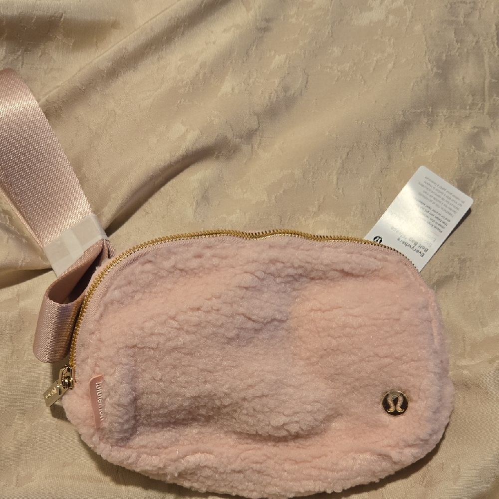 Lululemon Athletica Everwhere Soft Pink Fleece Crossbody Bag $68